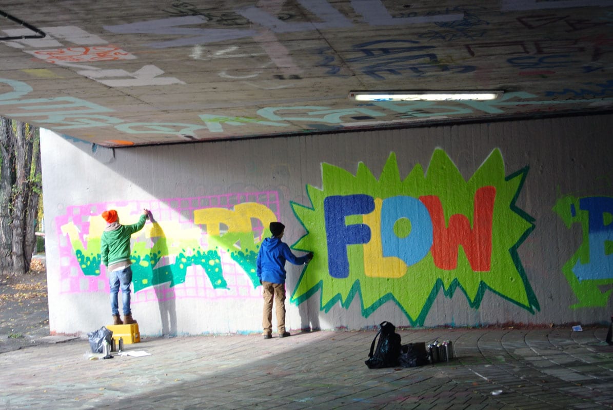 Im Graffiti Workshop in den Herbstferien lernten die Teilnehmer was über Geschichte, Typografie, rechtliches und sprühten ein eigenes Graffiti