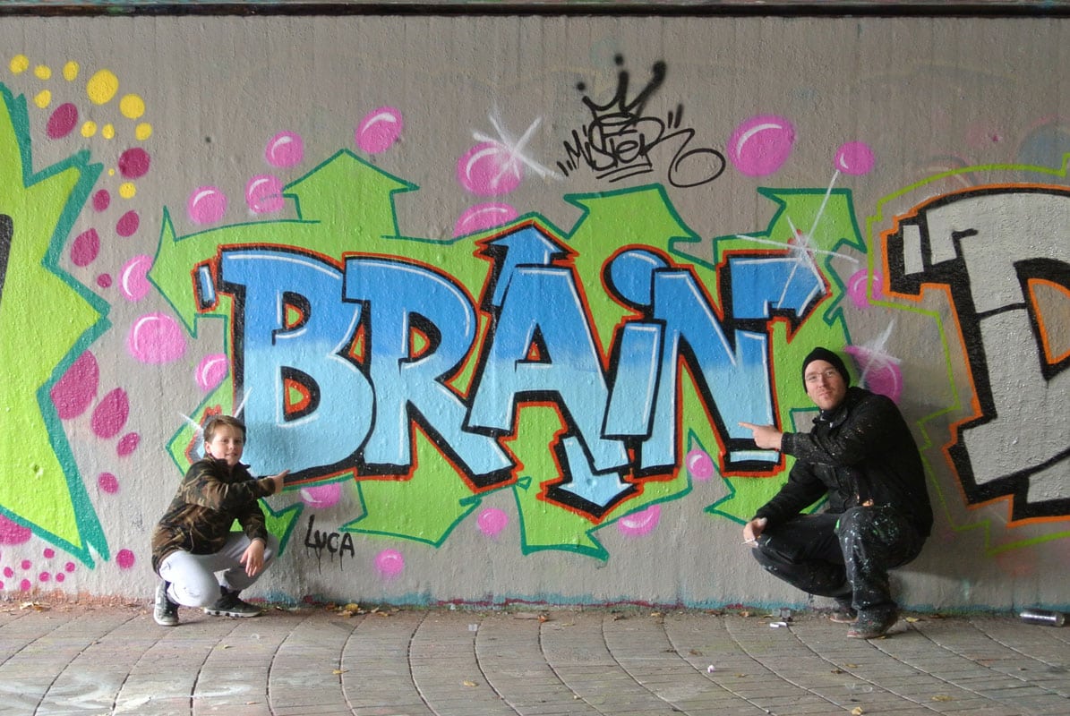 Im Graffiti Workshop in den Herbstferien lernten die Teilnehmer was über Geschichte, Typografie, rechtliches und sprühten ein eigenes Graffiti