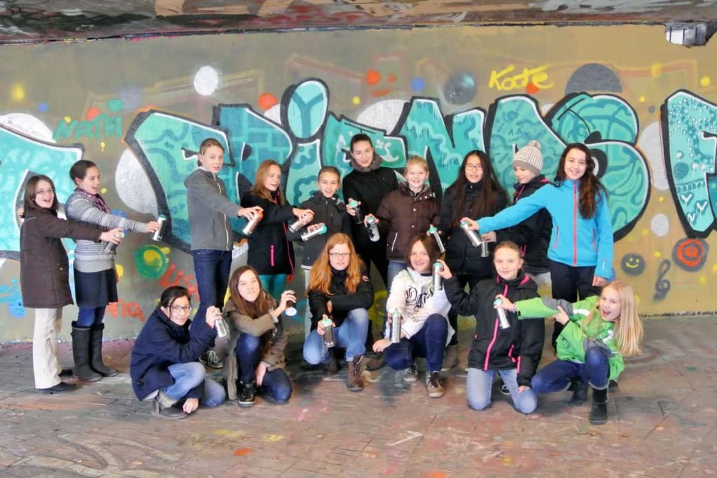 zum 12. Geburtstag von Katharine und Clara haben wir von Graffiti Stuttgart mit Ihren Gästen einen coolen Graffiti Kindergeburtstag gefeiert.