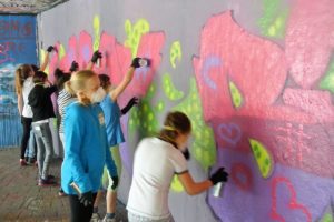 zum 11. Geburtstag von Chiarahaben wir von Graffiti Stuttgart mit Ihr und Ihren Gästen einen coolen Graffiti Kindergeburtstag gefeiert.