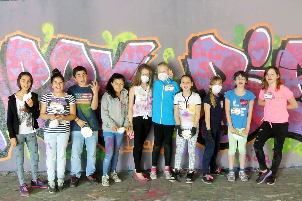zum 11. Geburtstag von Chiarahaben wir von Graffiti Stuttgart mit Ihr und Ihren Gästen einen coolen Graffiti Kindergeburtstag gefeiert.