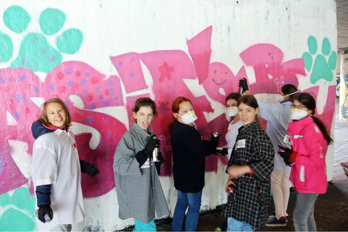 Zum 11. Geburtstag von Anastasias haben wir von Graffiti Stuttgart mit Ihr und Ihren Gästen einen coolen Graffiti-Kindergeburtstag gefeiert.