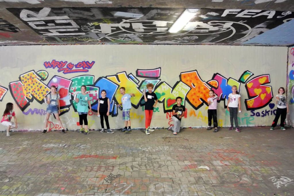 zum 09. Geburtstag von Iraibe haben wir von Graffiti Stuttgart mit Ihr und Ihren Gästen einen coolen Graffiti Kindergeburtstag gefeiert.