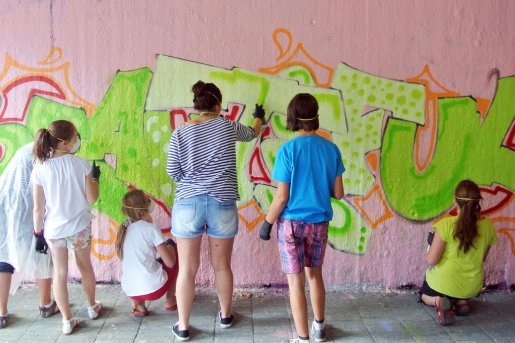 Zum 13. Geburtstag von Annika haben wir von Graffiti Stuttgart mit Ihr und Ihren Gästen einen coolen Graffiti-Kindergeburtstag gefeiert.
