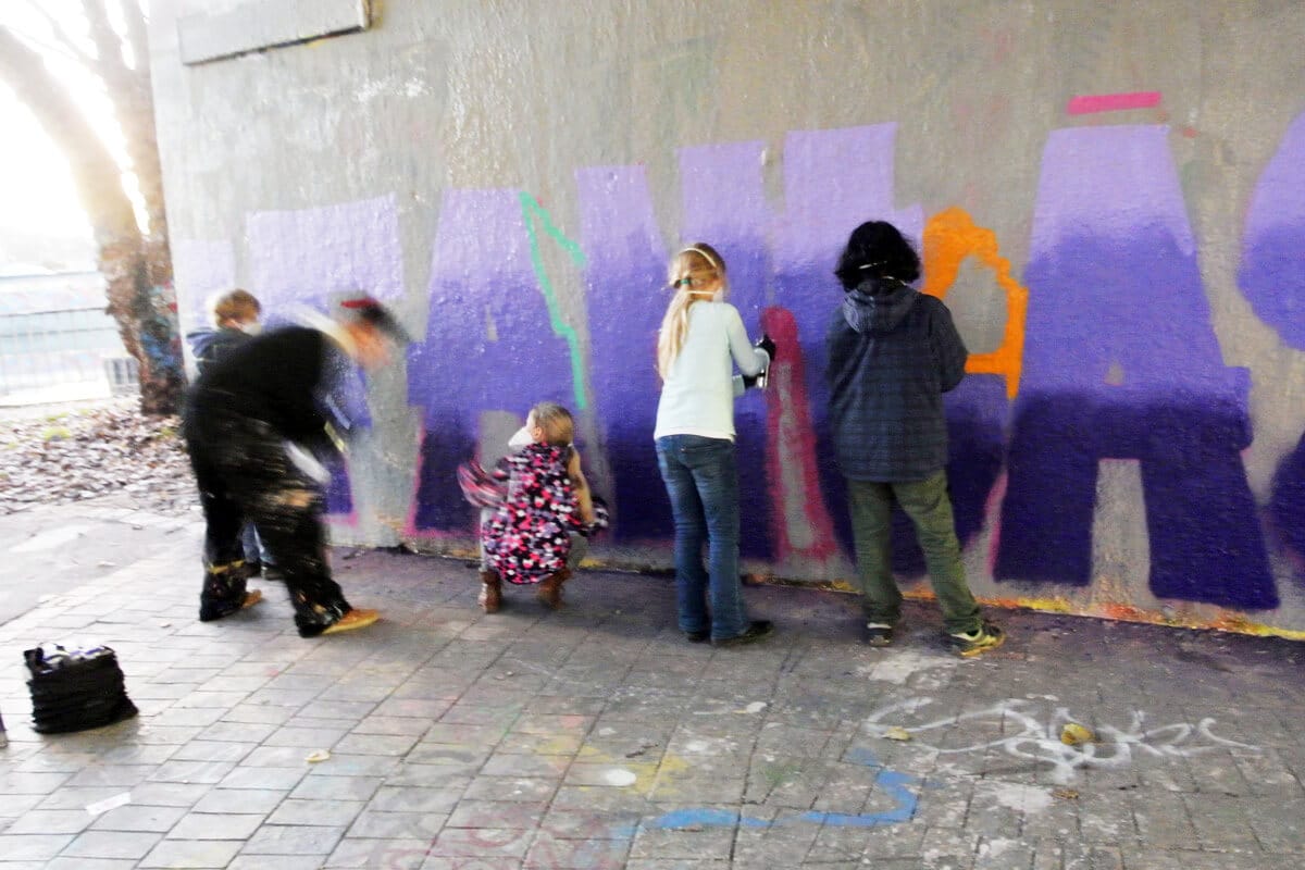 zum 09. Geburtstag von Alicia haben wir von Graffiti Stuttgart mit Ihr und Ihren Gästen einen coolen Graffiti Kindergeburtstag gefeiert.
