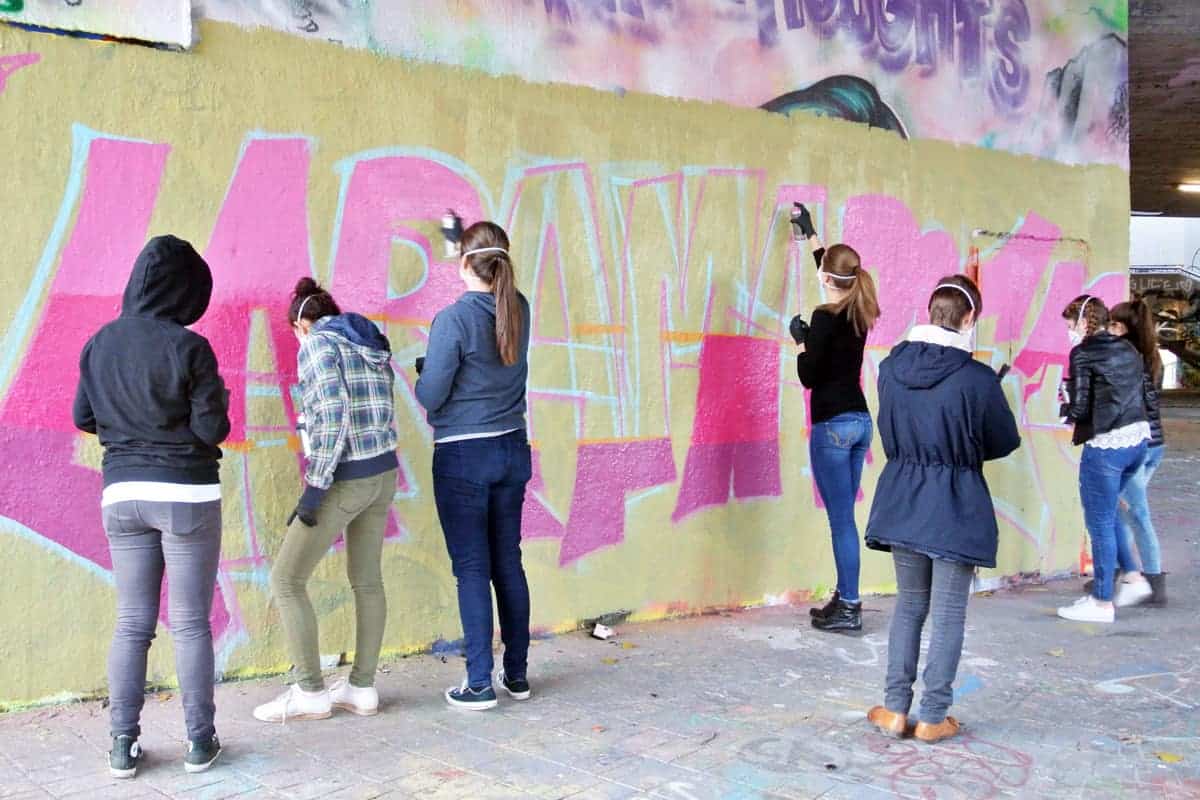 zum 16. Geburtstag von Lara Marie haben wir von Graffiti Stuttgart mit Ihr und Ihren Gästen einen coolen Graffiti Kindergeburtstag gefeiert.
