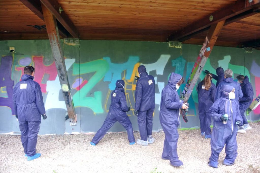 Rotary Club Stuttgart gestaltet Graffiti-Kunstwerk! Ein inspirierendes Event voller Kreativität und Teamgeist mit Graffiti Stuttgart.