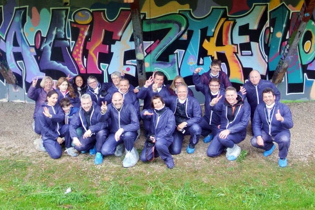 Rotary Club Stuttgart gestaltet Graffiti-Kunstwerk! Ein inspirierendes Event voller Kreativität und Teamgeist mit Graffiti Stuttgart.