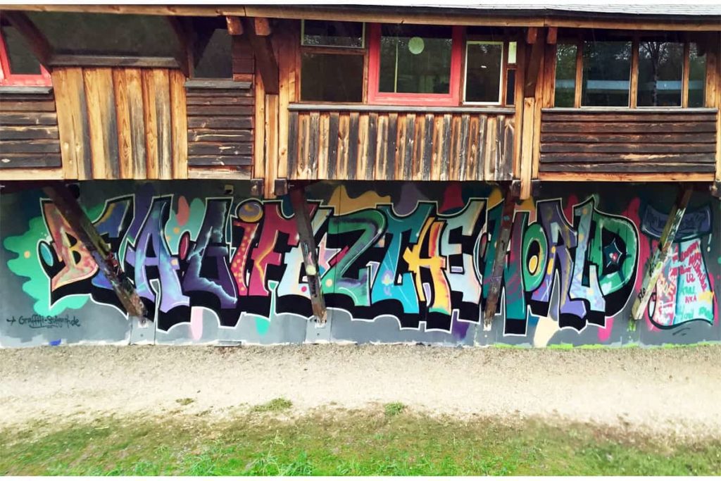 Rotary Club Stuttgart gestaltet Graffiti-Kunstwerk! Ein inspirierendes Event voller Kreativität und Teamgeist mit Graffiti Stuttgart.