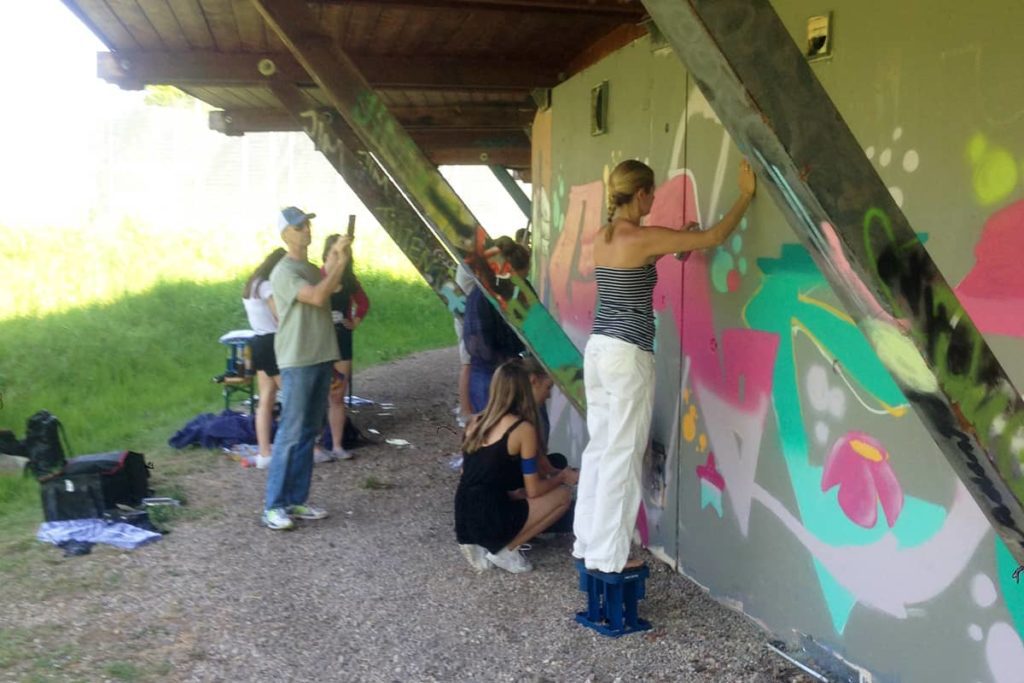 zum 14. Geburtstag von Chiara haben wir von Graffiti Stuttgart mit Ihr und Ihren Gästen einen coolen Graffiti Kindergeburtstag gefeiert.