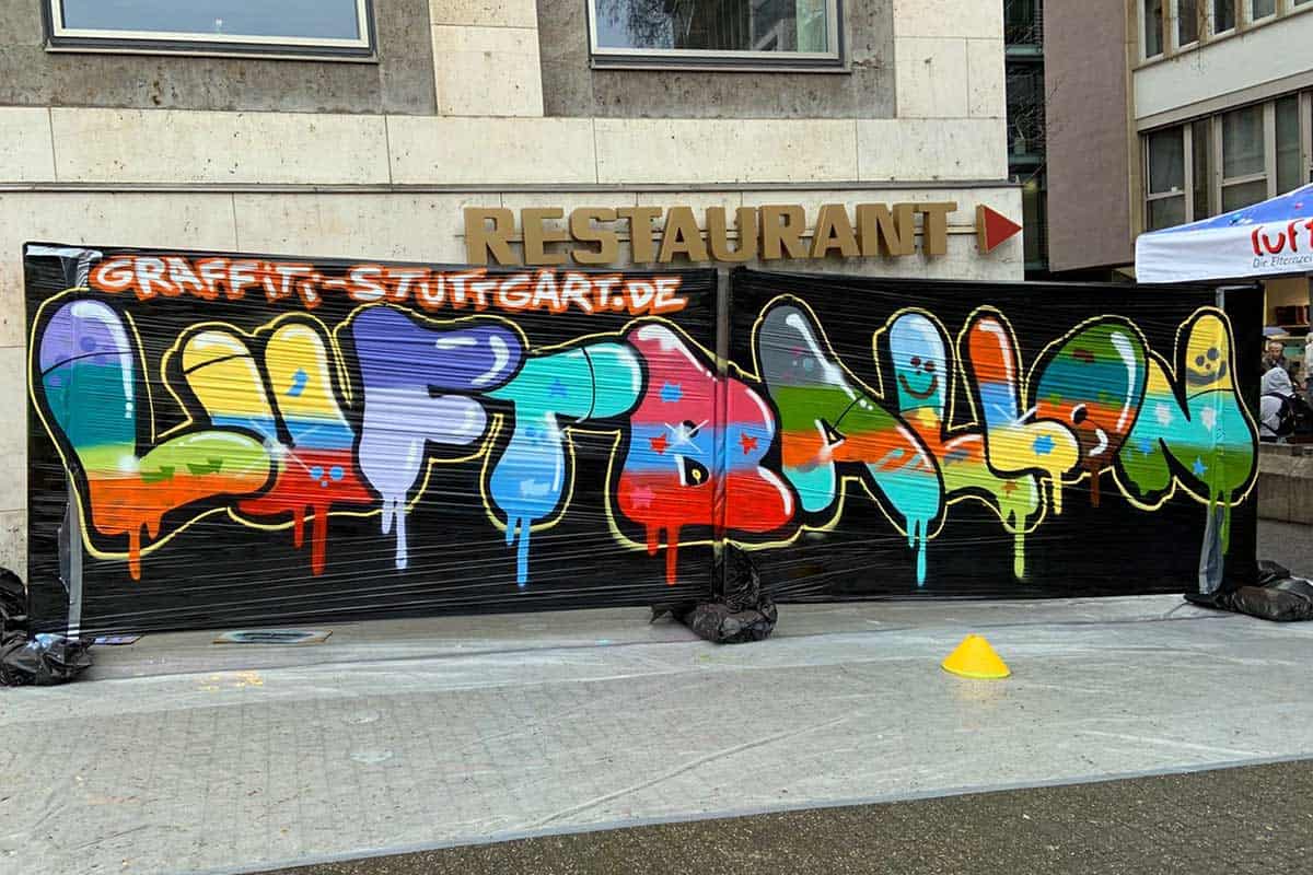 FERIENCAMP MESSE Stuttgart am 01.02.2020 im Stuttgarter Rathaus! Gemeinsam sprühten wir auf der Filmcanvas Hall of Fame ein Riesen Großes XXL Graffiti.