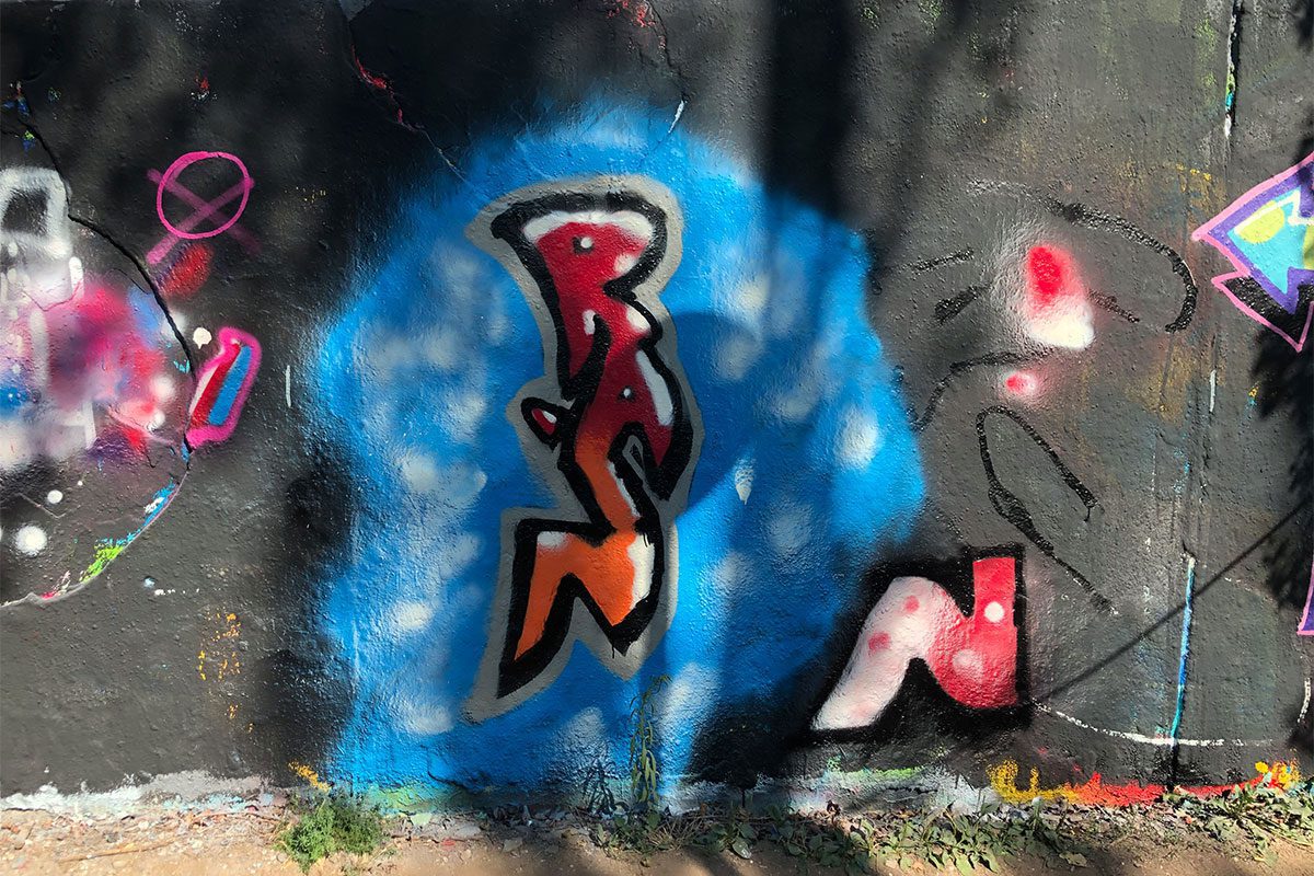 Der Graffiti Workshop Stuttgart Sommerferien #2 2020 war wieder ein kreativeres Wochenende! Zusammen haben wir geplant,gezeichnet und gesprüht.