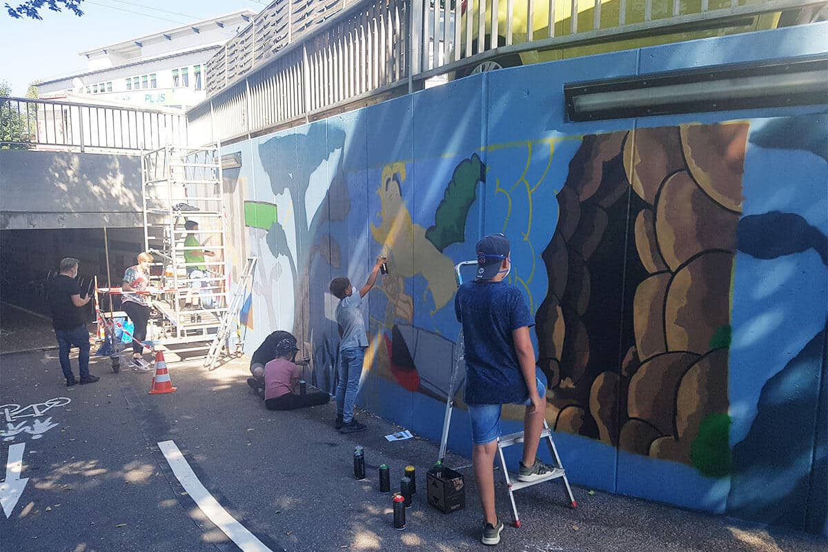 Graffiti Stuttgart hat in Zusammenarbeit mit der Mobilen Jugend Arbeit Aalen in den Sommer Ferien 2020 einen Graffiti Workshop organisiert.