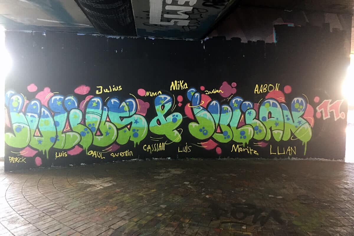 zum 11. Geburtstag von Julius & Julian haben wir von Graffiti Stuttgart mit Ihren Gästen einen coolen Graffiti Kindergeburtstag gefeiert.