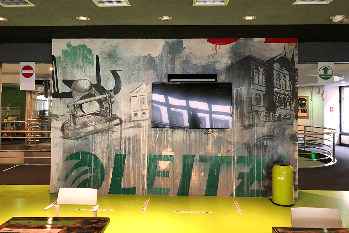 Von der LEITZ ACCO Brands GmbH & Co KG wurden wir beauftragt ihre frisch in Feuerbach ihren renovierten Pausenraum mit einem farbenfrohen Graffiti zu gestalten.