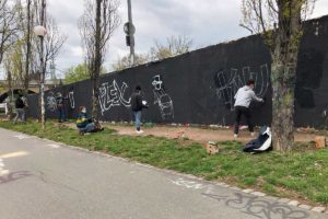 Der Just Spray – Graffiti Action Day “April 2021” war mal wieder ein richtig kreativerer Tag! Zusammen haben wir einfach nur mal Graffiti gesprüht! Teilnahmen am Kurs konnte jeder zwischen 10 bis 100 Jahren.