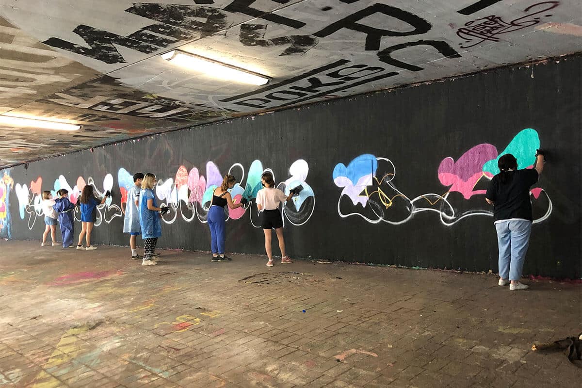 Zusammen mit den Mitarbeitern des Freiwilligen Sozialen Jahres des Internationalen Bunds aus Asperg haben wir zum Abschluss ein cooles Graffiti Event durchgeführt.