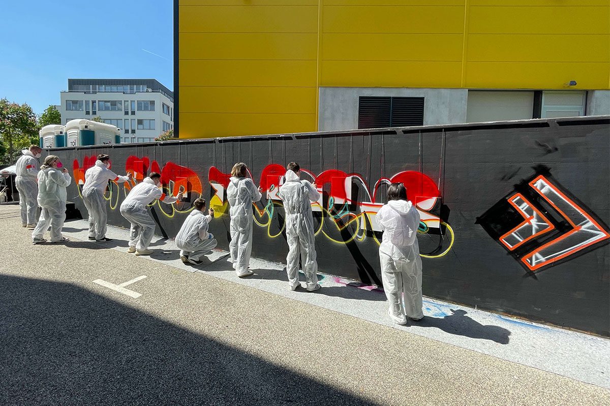 Zusammen mit den Mitarbeitern der Firma Targens GmbH haben wir zusammen ein cooles Teambuilding Graffiti gesprüht.