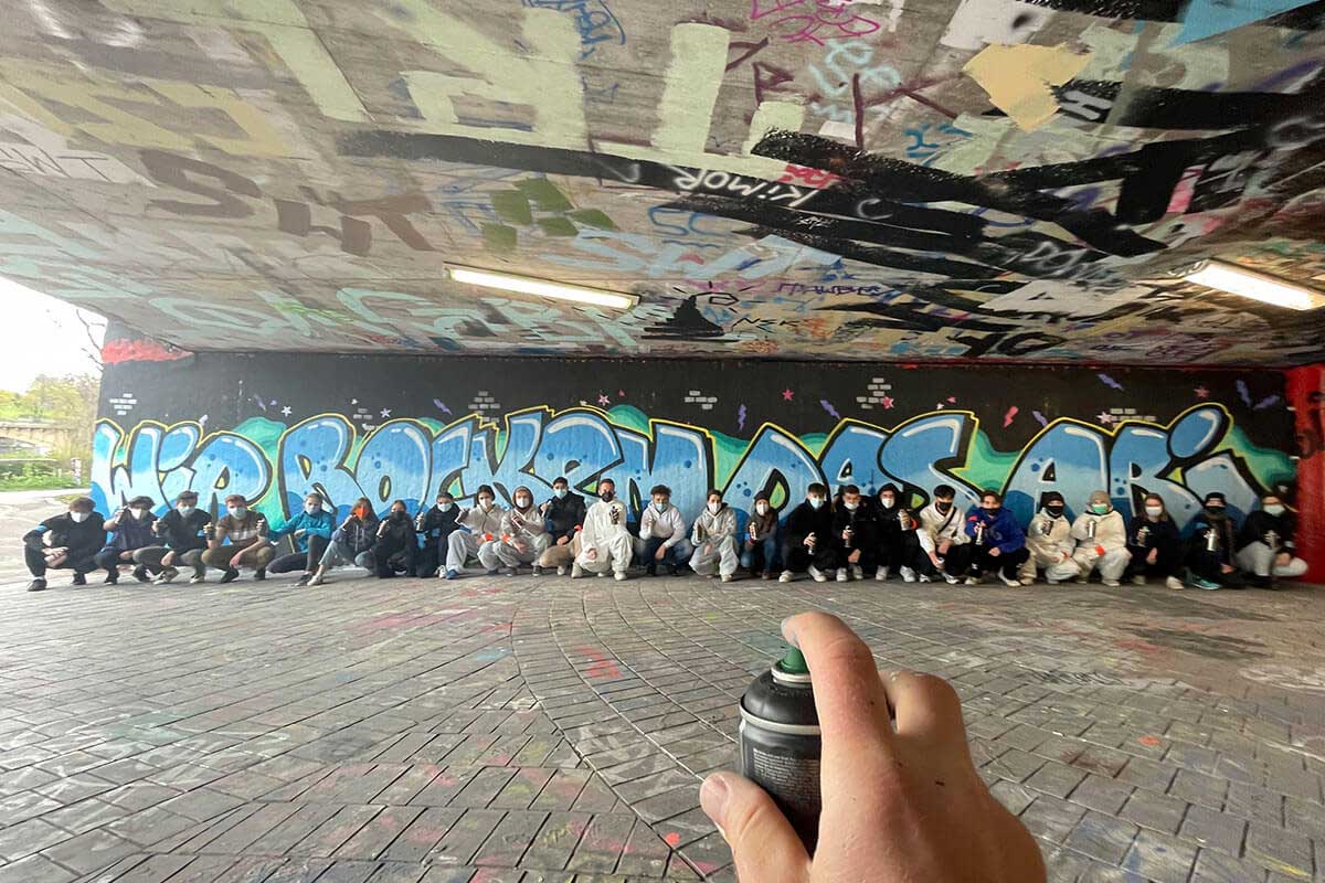 Zusammen mit den Schülern des Theresianum Gymnasium aus Mainz haben wir auf ihrer Klassenfahrt nach Stuttgart ein cooles Graffiti Event durchgeführt.