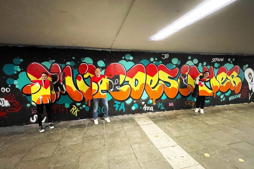 Zusammen mit den Kollegen der Zahnarztpraxis „Zahnärzte im Hundertwasserhaus“ aus Plochingen hatten wir ein cooles Graffiti Teambuilding Event.